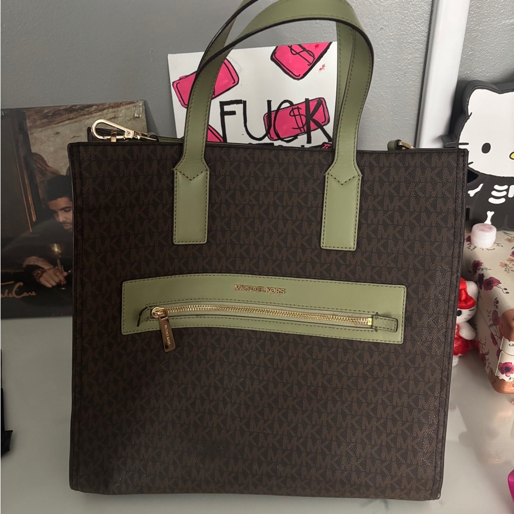 MICHAEL Michael Kors Brown and Green Tote Bag with Textured Fabric